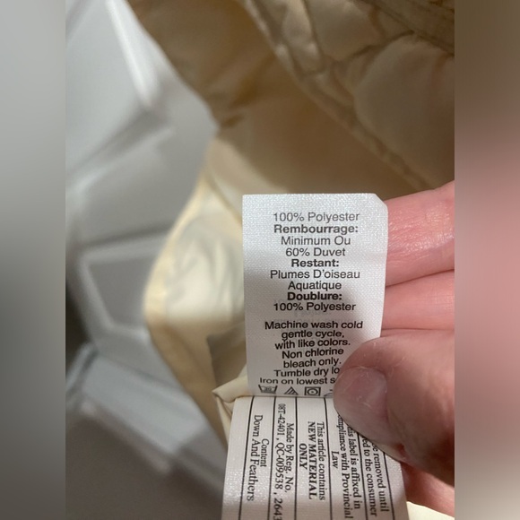 J Crew women’s down puffer vest, cream color., size S, good condition. - Picture 5 of 9